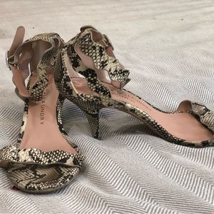 Size 6 Chinese Laundry